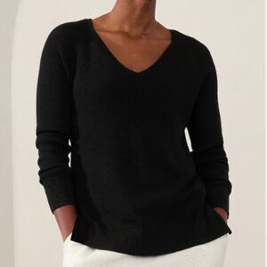 Athleta Hanover Refined V-Neck Sweater Size Small Black Merino Wool Blend EUC
